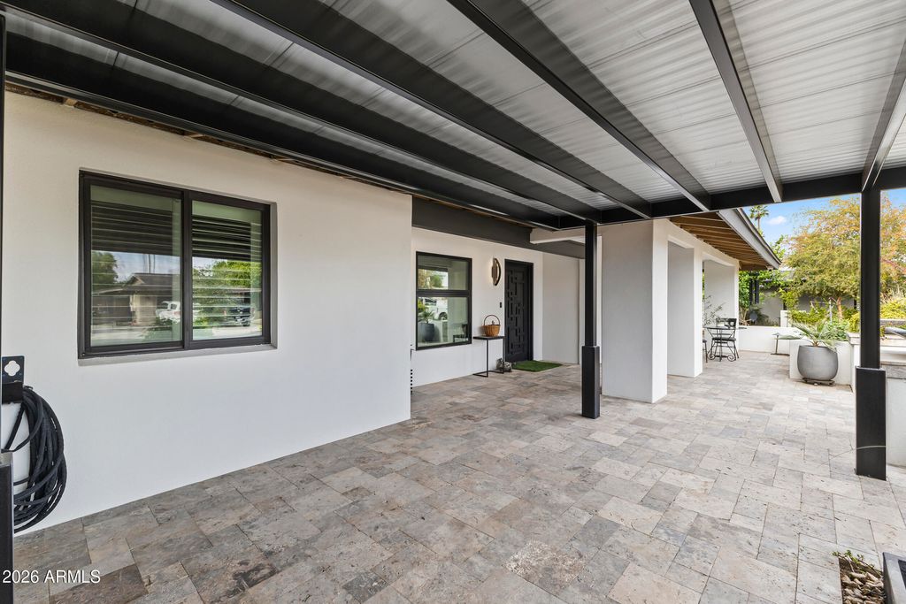 Image 6 of property listing at 1859 W NAVARRO Avenue, Mesa, AZ 85202
