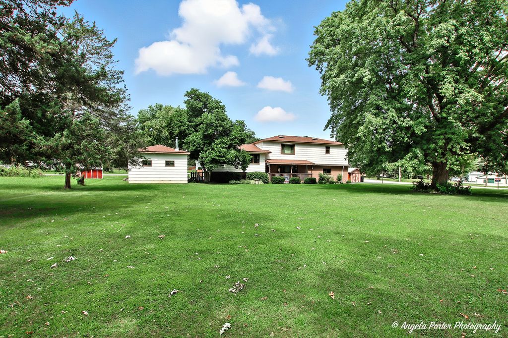 7620 Howe Road, Wonder Lake, IL 60097