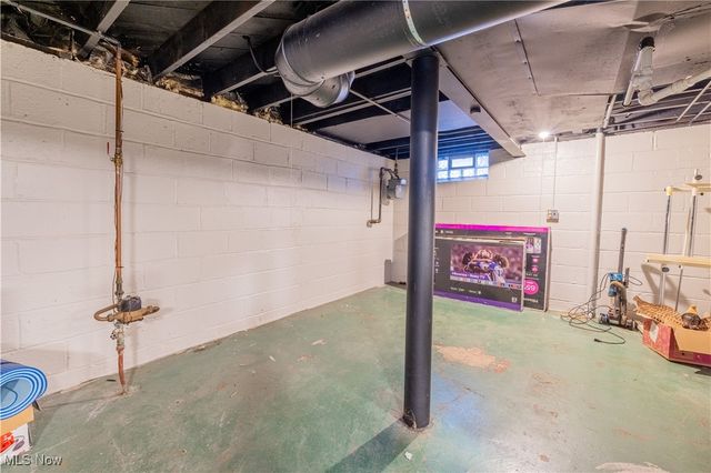 13402 Saint James Avenue, Cleveland, OH 44135