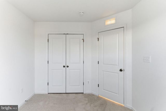 512 HUSKY TRL, Martinsburg, WV 25403