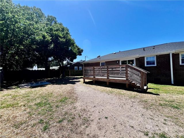 1208 Point Reel RD, Chesapeake, VA 23325