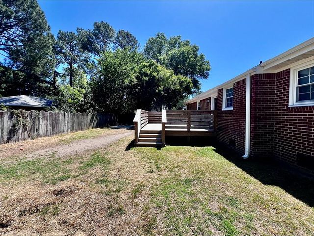 1208 Point Reel RD, Chesapeake, VA 23325