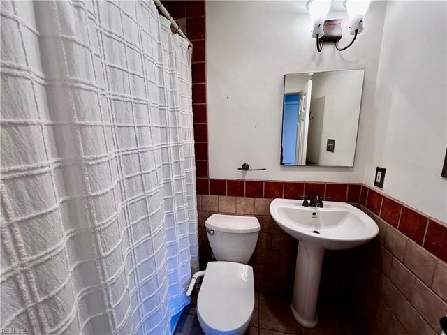 1208 Point Reel RD, Chesapeake, VA 23325