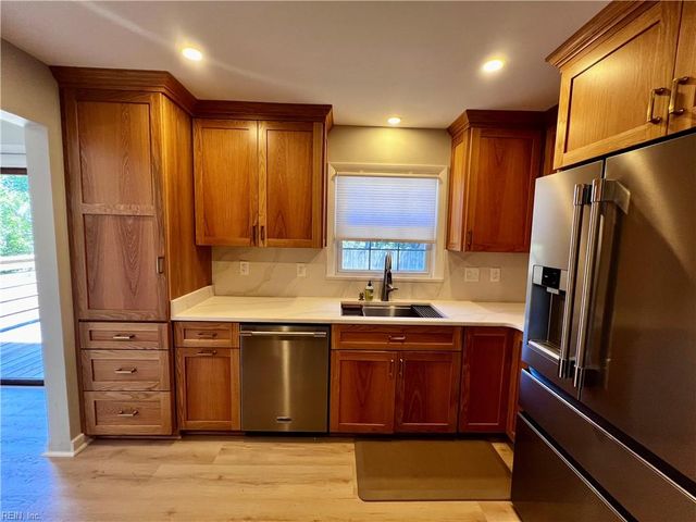 1208 Point Reel RD, Chesapeake, VA 23325