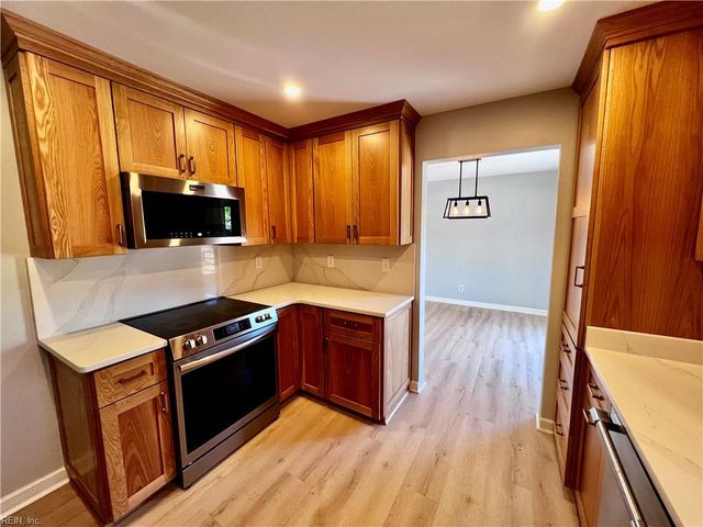 1208 Point Reel RD, Chesapeake, VA 23325