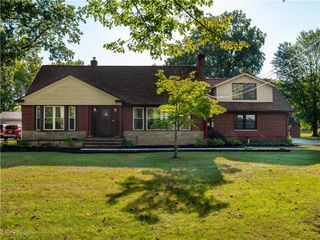 2549 Canterbury Road, Westlake, OH 44145
