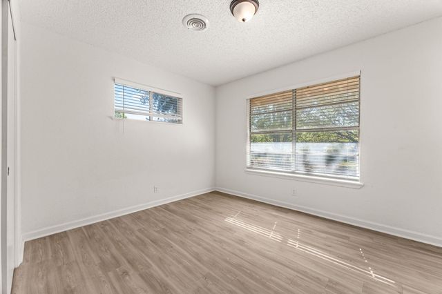 308 Highland Estates DR, Round Rock, TX 78664