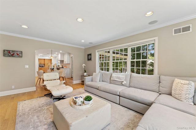 202 Rock Creek Lane, Scarsdale, NY 10583
