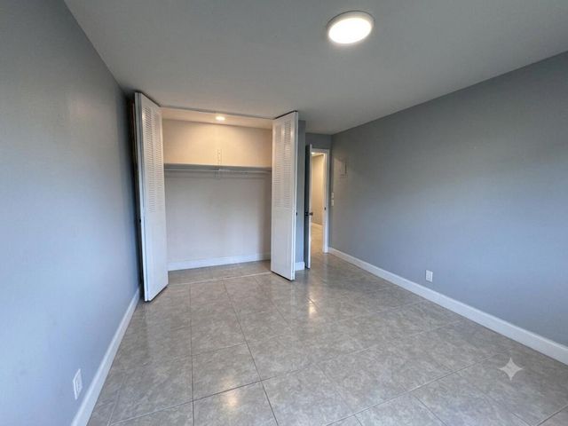 1150 E Sample Road 204, Pompano Beach, FL 33064