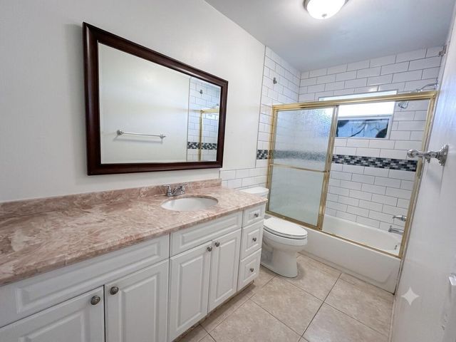1150 E Sample Road 204, Pompano Beach, FL 33064