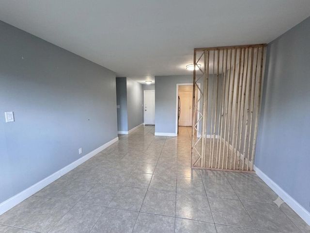 1150 E Sample Road 204, Pompano Beach, FL 33064