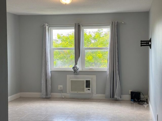 1150 E Sample Road 204, Pompano Beach, FL 33064