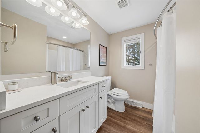 641 Longvue Dr, Chartiers, PA 15342
