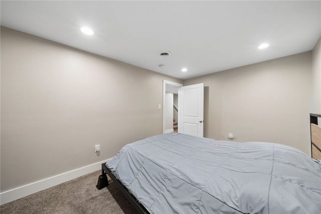641 Longvue Dr, Chartiers, PA 15342