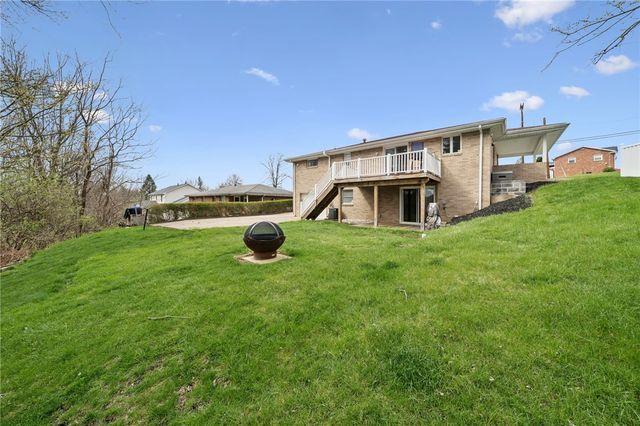 641 Longvue Dr, Chartiers, PA 15342