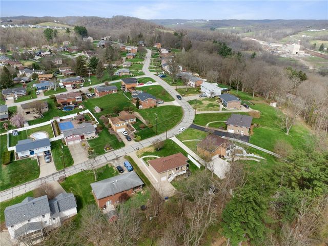 641 Longvue Dr, Chartiers, PA 15342