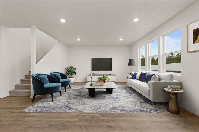 704 E 4th St, Deer Park, WA 99006