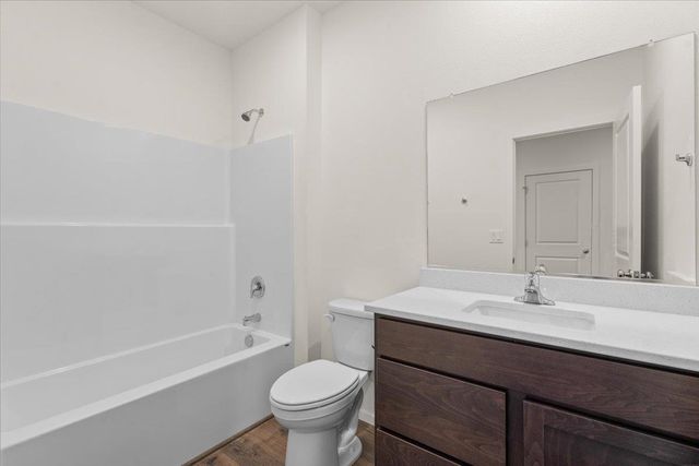 704 E 4th St, Deer Park, WA 99006