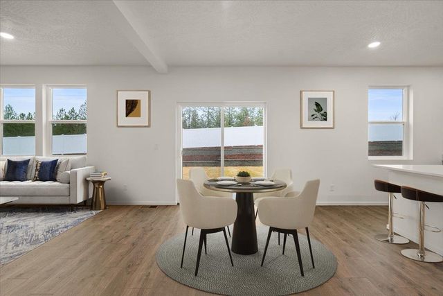 704 E 4th St, Deer Park, WA 99006