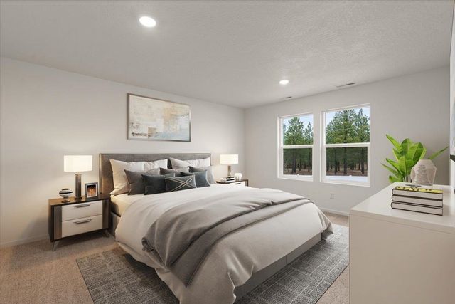 704 E 4th St, Deer Park, WA 99006