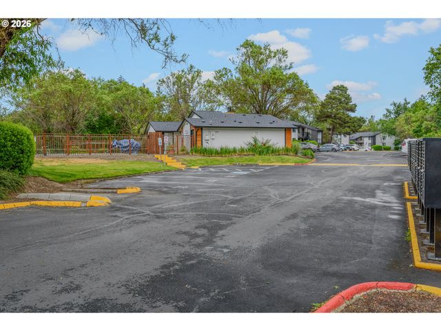 14095 Sw WALKER Rd 95, Beaverton, OR 97005