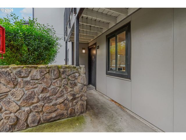 14095 Sw WALKER Rd 95, Beaverton, OR 97005