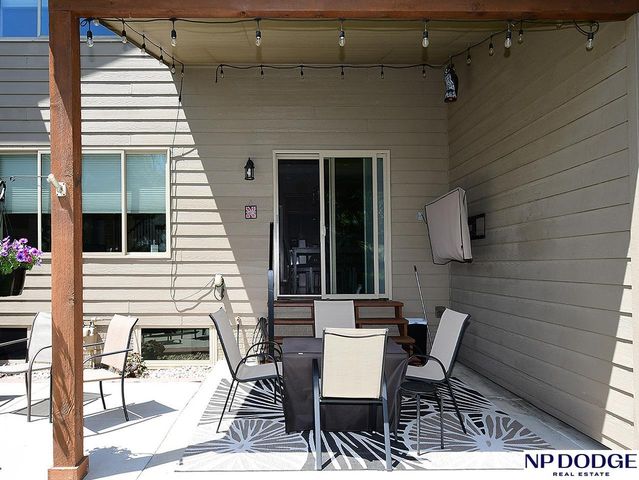 6809 N 122nd Court, Omaha, NE 68142