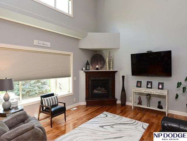 6809 N 122nd Court, Omaha, NE 68142