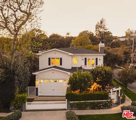 361 N Bowling Green Way, Los Angeles, CA 90049