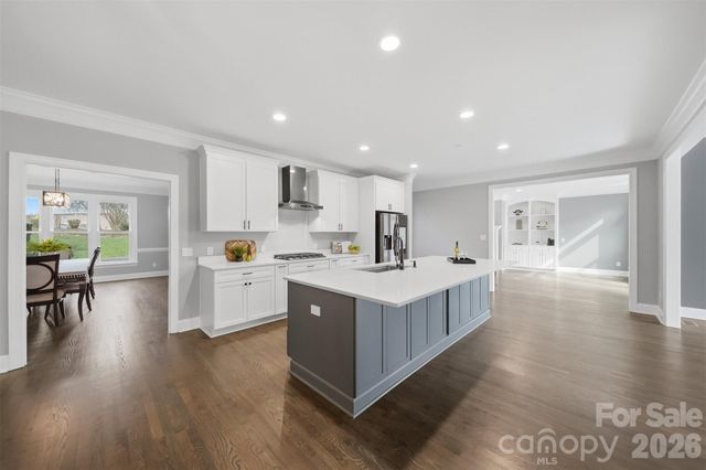 3916 2nd Street Drive NW, Hickory, NC 28601