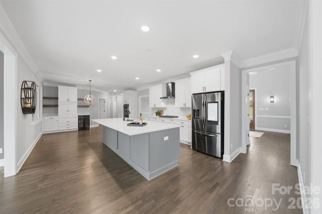 3916 2nd Street Drive NW, Hickory, NC 28601