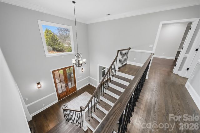 3916 2nd Street Drive NW, Hickory, NC 28601