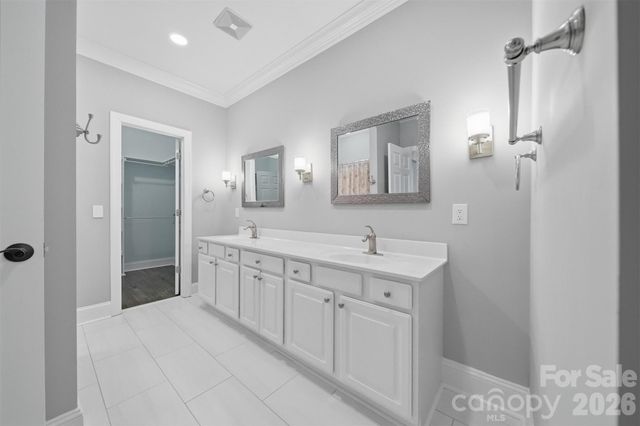 3916 2nd Street Drive NW, Hickory, NC 28601