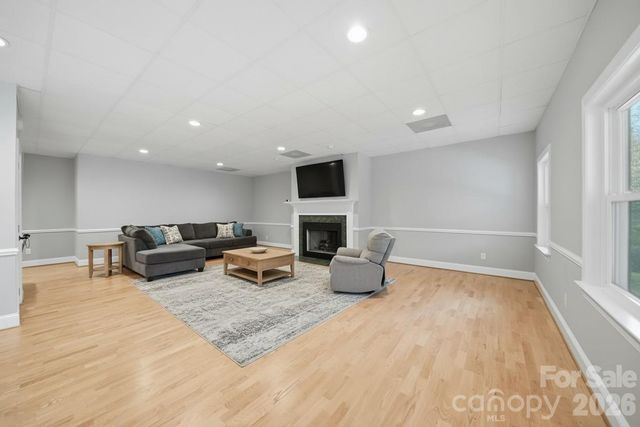 3916 2nd Street Drive NW, Hickory, NC 28601