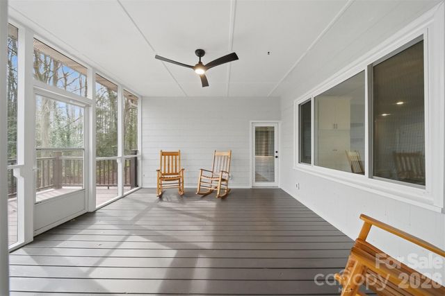 3916 2nd Street Drive NW, Hickory, NC 28601