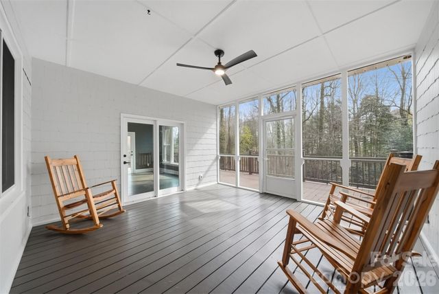 3916 2nd Street Drive NW, Hickory, NC 28601