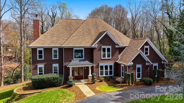 3916 2nd Street Drive NW, Hickory, NC 28601