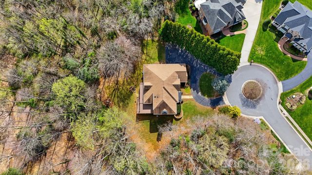 3916 2nd Street Drive NW, Hickory, NC 28601