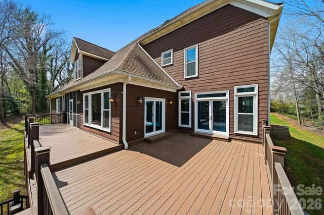 3916 2nd Street Drive NW, Hickory, NC 28601