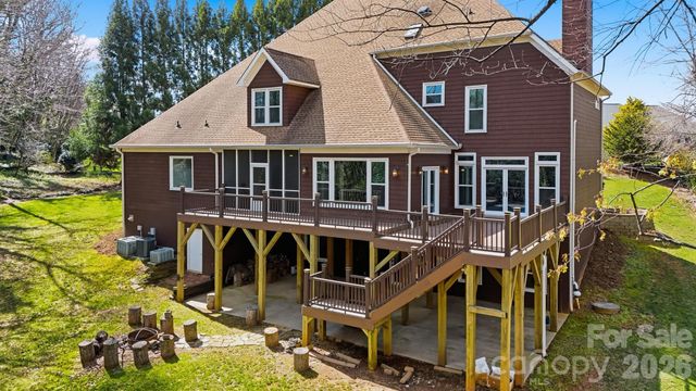 3916 2nd Street Drive NW, Hickory, NC 28601