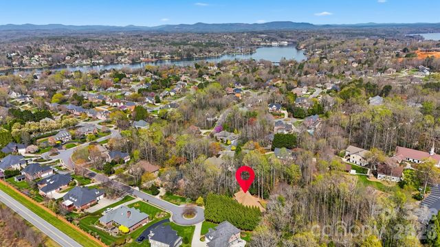 3916 2nd Street Drive NW, Hickory, NC 28601