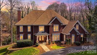 3916 2nd Street Drive NW, Hickory, NC 28601