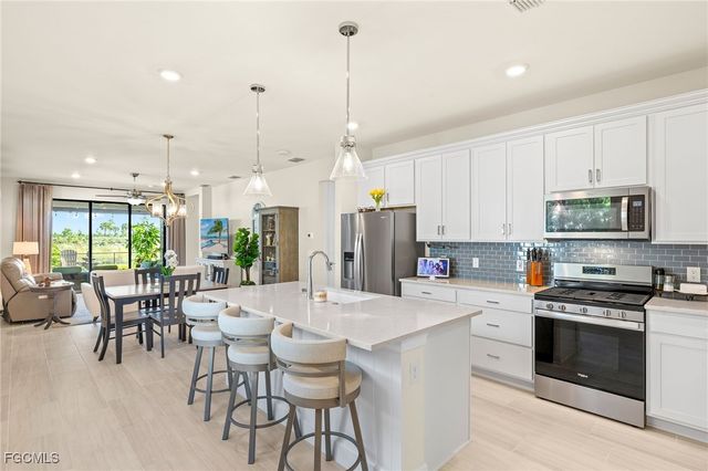 20040 Kingmont DR, Estero, FL 33928