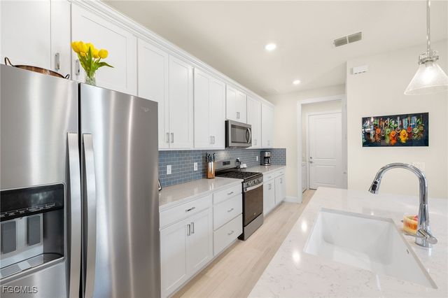 20040 Kingmont DR, Estero, FL 33928