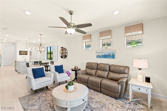 20040 Kingmont DR, Estero, FL 33928