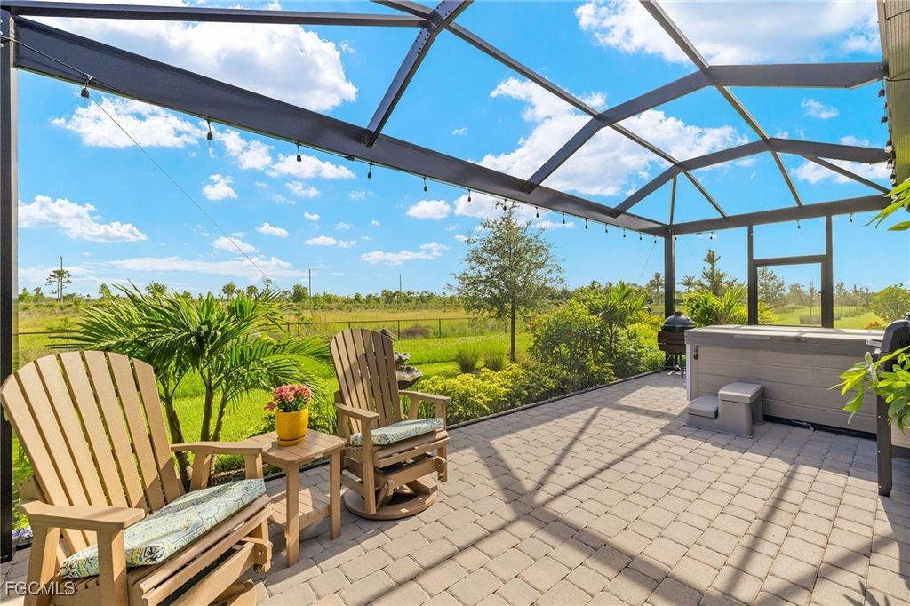 20040 Kingmont DR, Estero, FL 33928