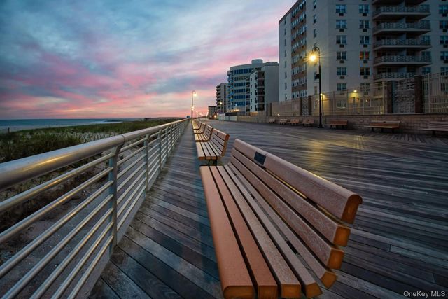 245 W Chester Street W, Long Beach, NY 11561