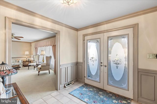 930 HICKORY HILL LN, York, PA 17402