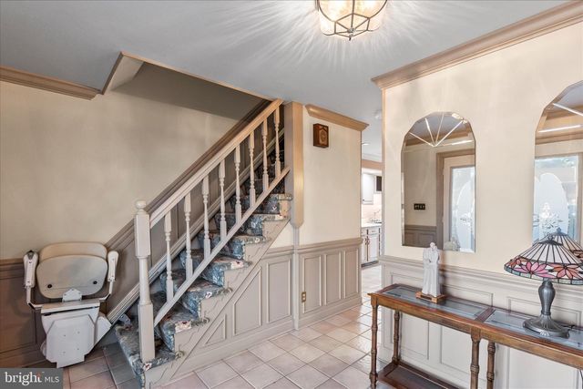 930 HICKORY HILL LN, York, PA 17402