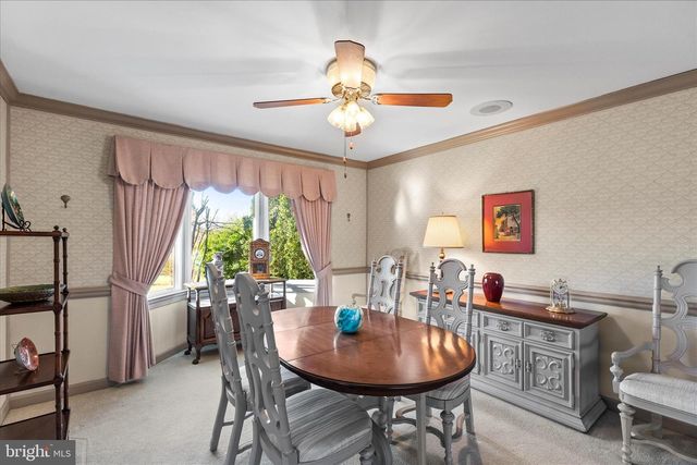 930 HICKORY HILL LN, York, PA 17402